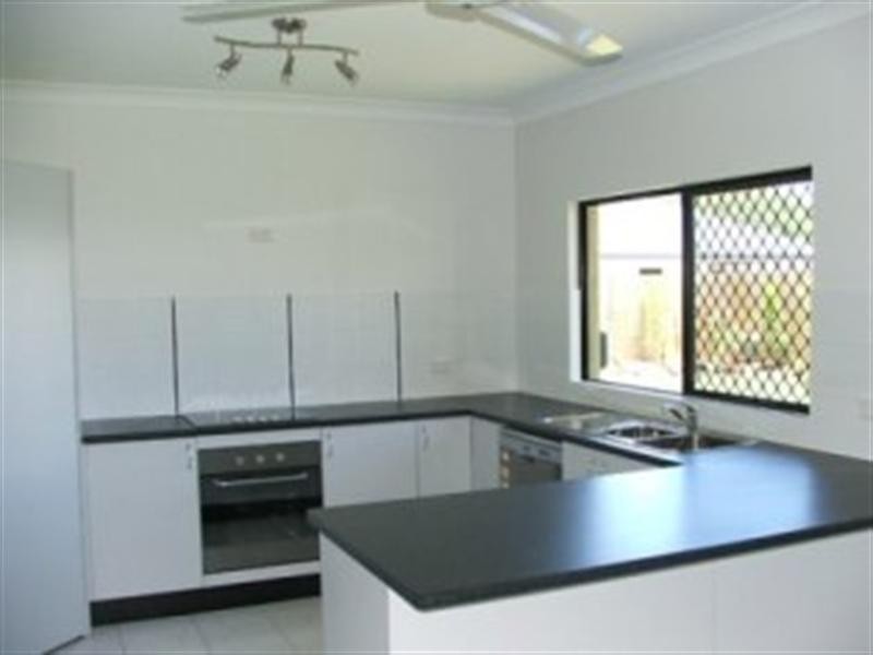 16 Moojeeba Way, Trinity Park QLD 4879