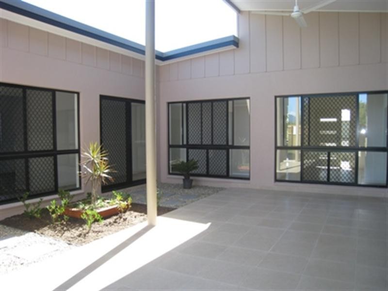 71 Roberts Drive, Trinity Beach QLD 4879