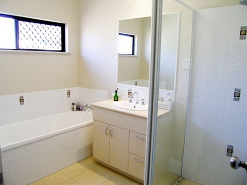 11 Mia Street,, Kewarra Beach QLD 4879