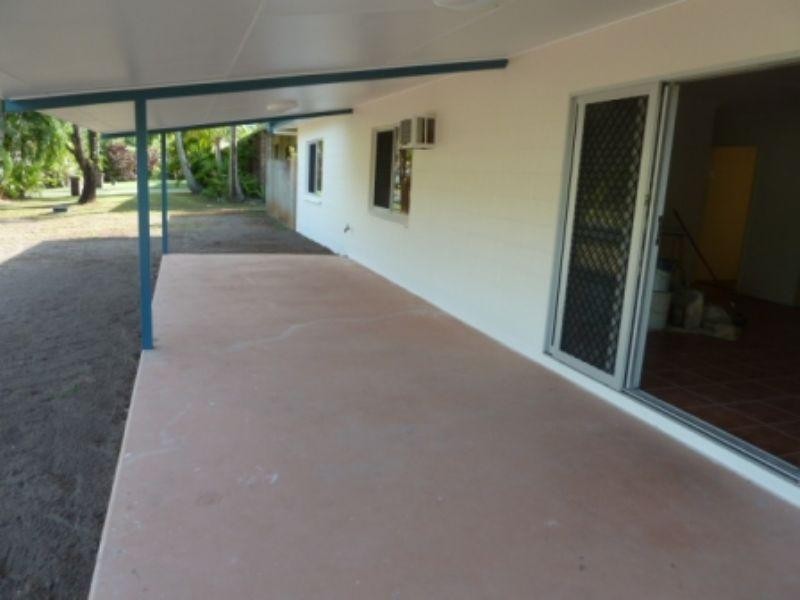 24 Kavieng Street, Trinity Beach QLD 4879