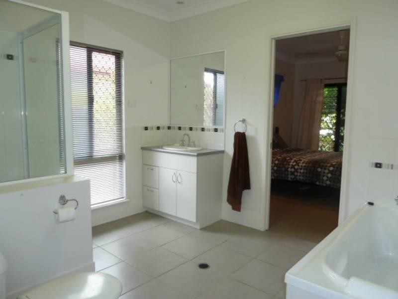 14 Cable Close, Kewarra Beach QLD 4879