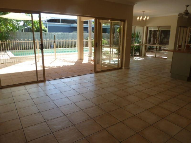 15 Barrier Close, Clifton Beach QLD 4879