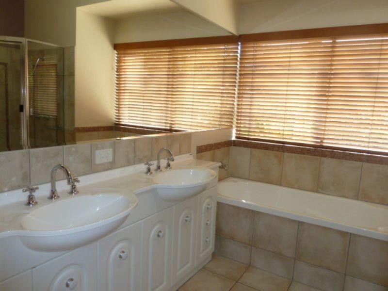 15 Barrier Close, Clifton Beach QLD 4879