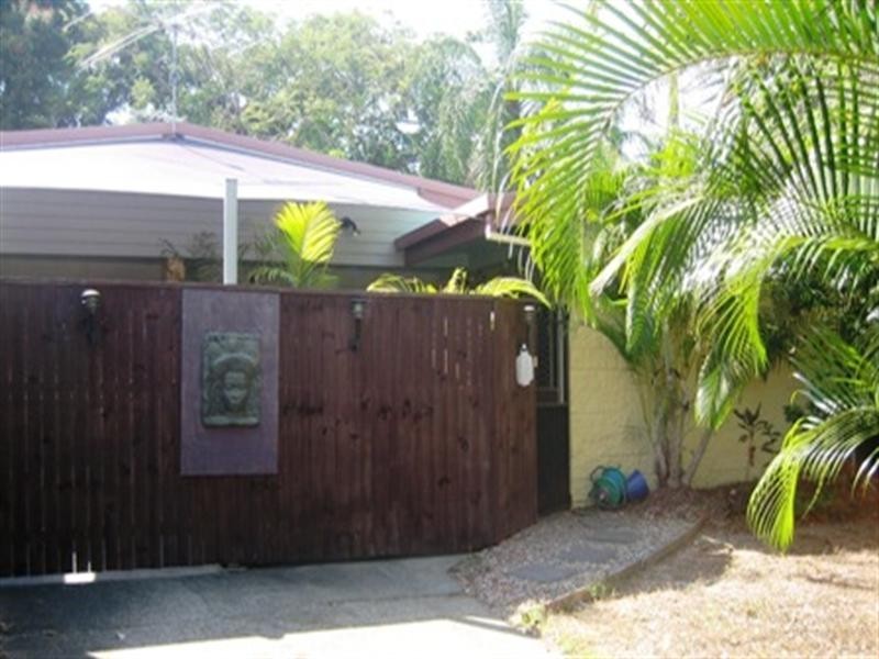 112B Wistaria Street, Holloways Beach QLD 4878