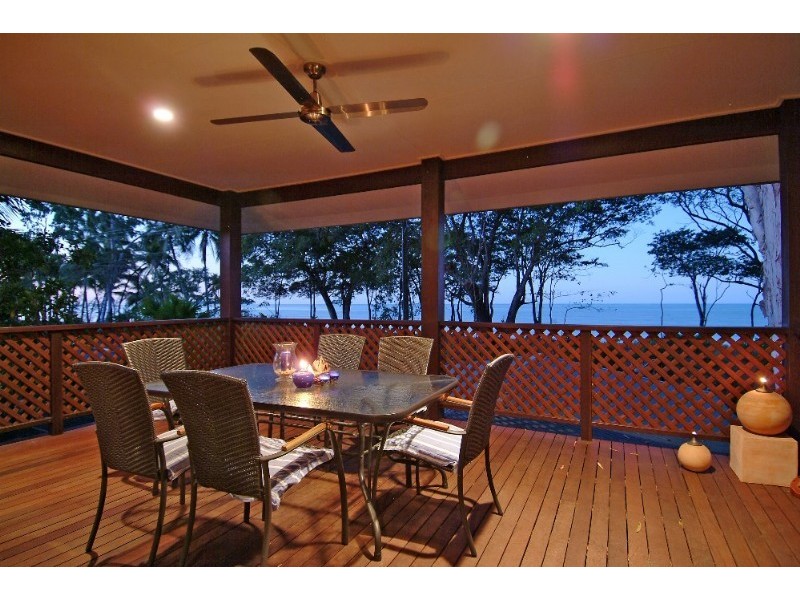 Clifton Beach QLD 4879