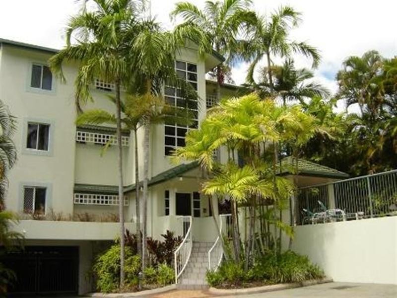 2/38 Moore Street, Trinity Beach QLD 4879