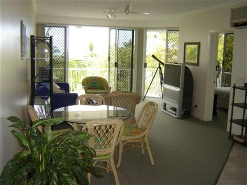 2/38 Moore Street, Trinity Beach QLD 4879