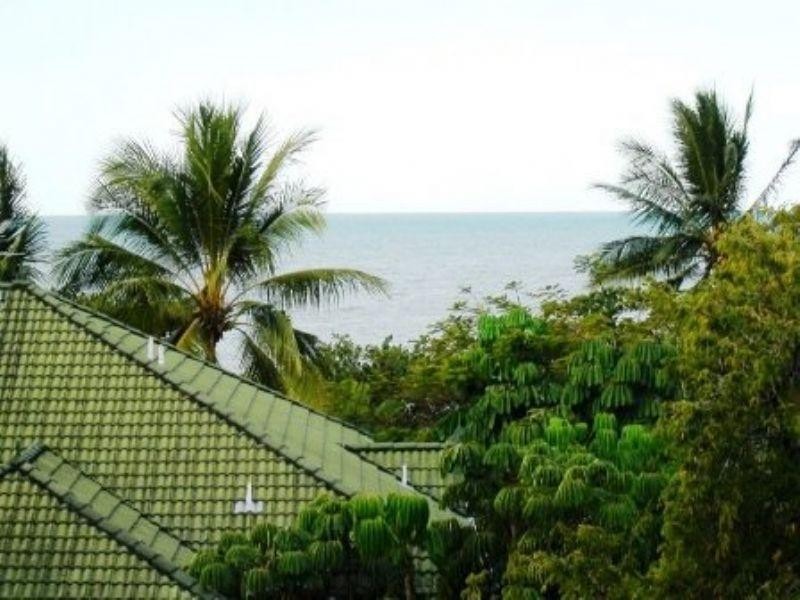 2/38 Moore Street, Trinity Beach QLD 4879