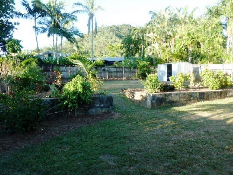 8 Manus Street, Trinity Beach QLD 4879