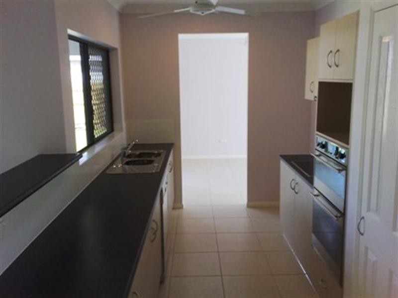 25 – 27 Tyrconnell, Redlynch QLD 4870