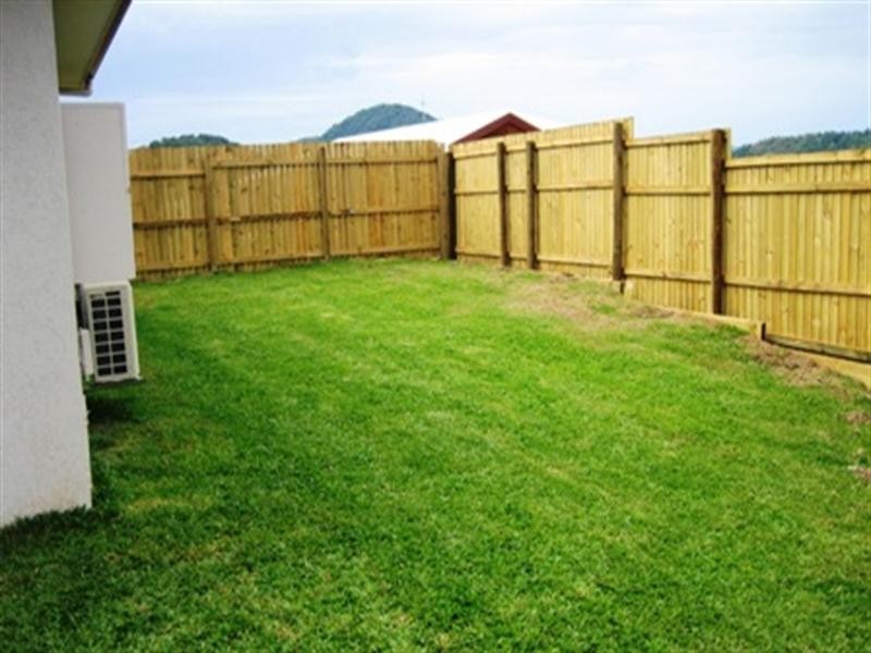 25 – 27 Tyrconnell, Redlynch QLD 4870