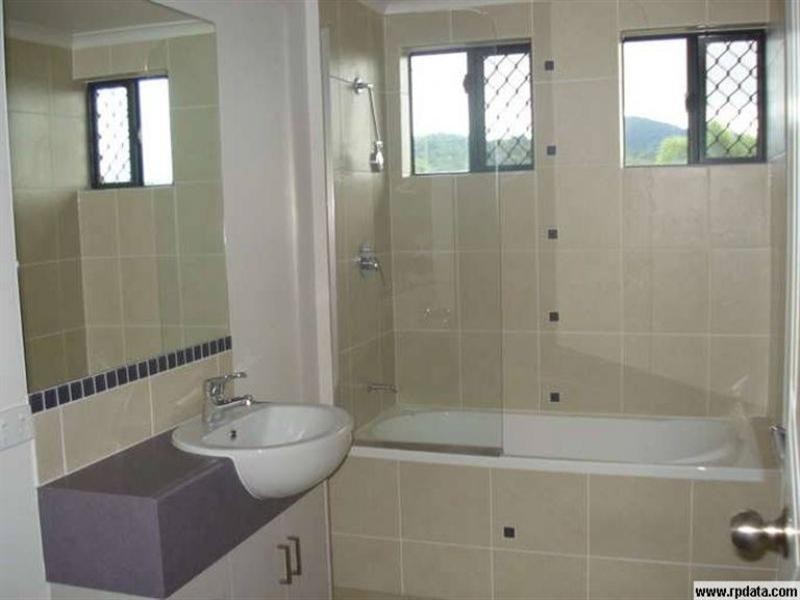 1/40 Intake Road, Redlynch QLD 4870