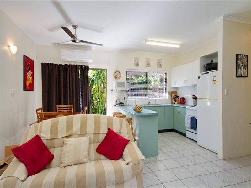 35/21 Poinciana Street, Holloways Beach QLD 4878