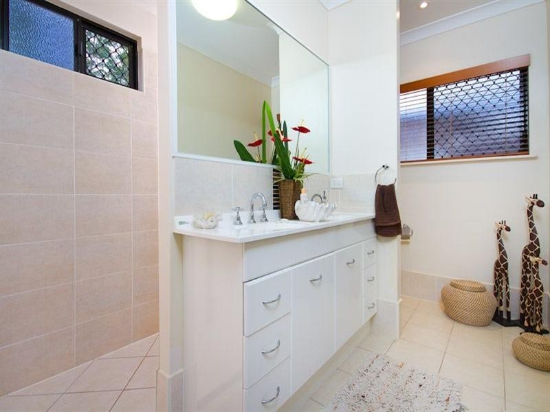 7 Carron Close, Bentley Park QLD 4869