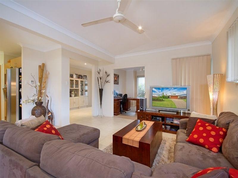 7 Carron Close, Bentley Park QLD 4869