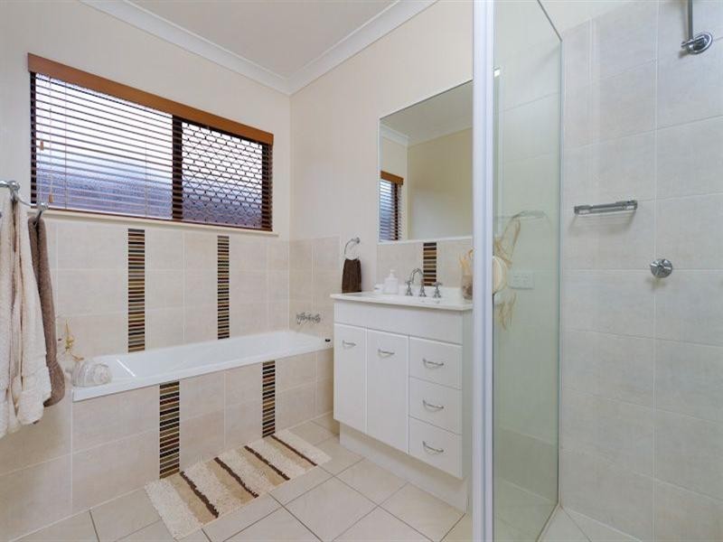 7 Carron Close, Bentley Park QLD 4869