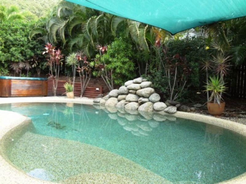 12 Everglades Street, Palm Cove QLD 4879