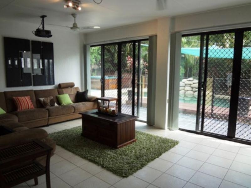 12 Everglades Street, Palm Cove QLD 4879