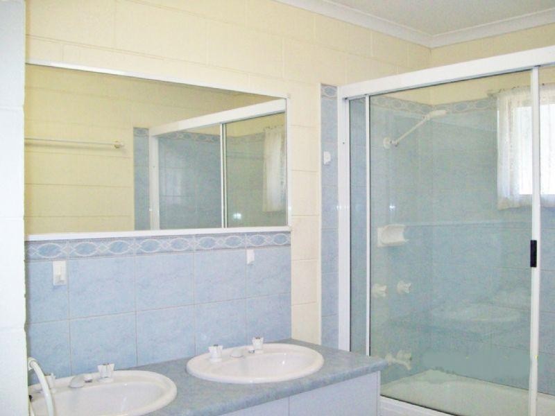 2/7 Wabag Close, Trinity Beach QLD 4879