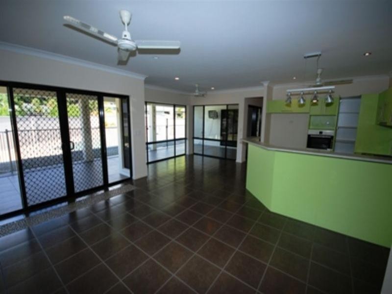 25 Palmetto Street, Palm Cove QLD 4879