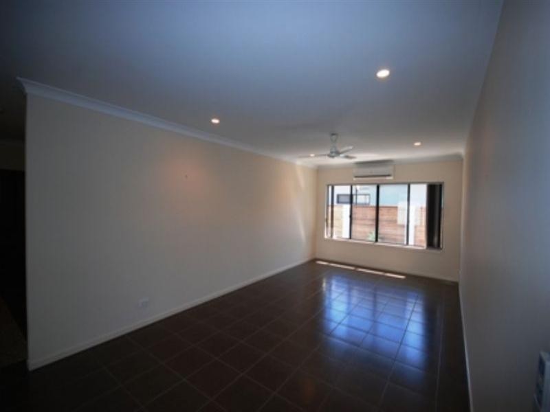 25 Palmetto Street, Palm Cove QLD 4879