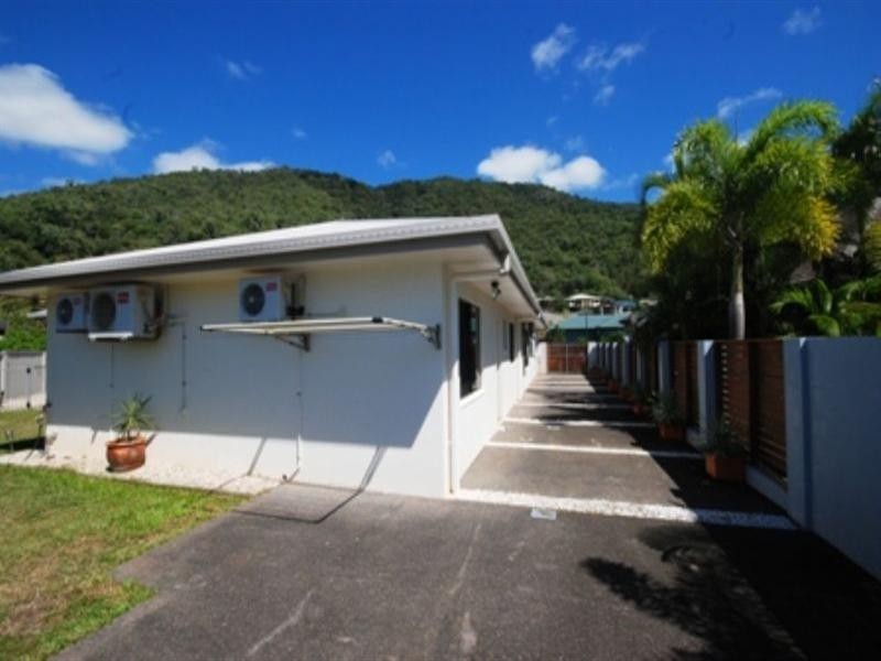 25 Palmetto Street, Palm Cove QLD 4879