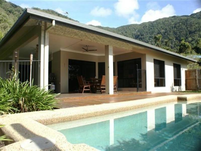 17 MacArthur Close, Palm Cove QLD 4879