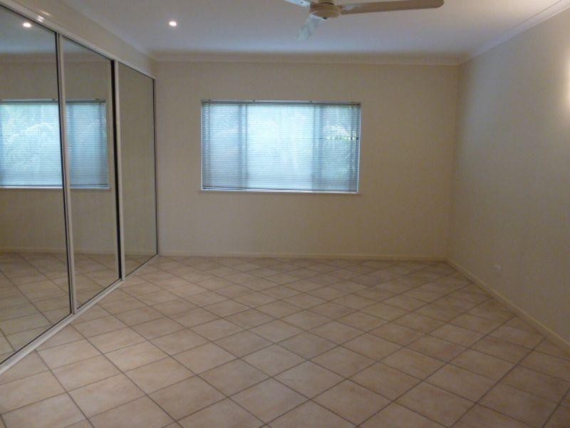 19/75 Cedar Road, Palm Cove QLD 4879