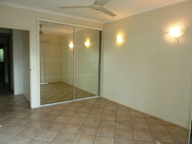 19/75 Cedar Road, Palm Cove QLD 4879