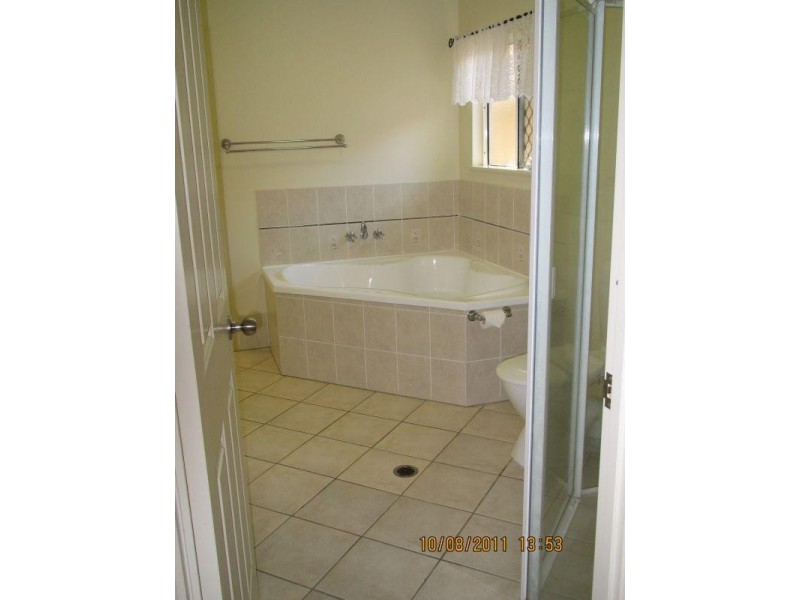 17 Dan Jones Drive, Bentley Park QLD 4869