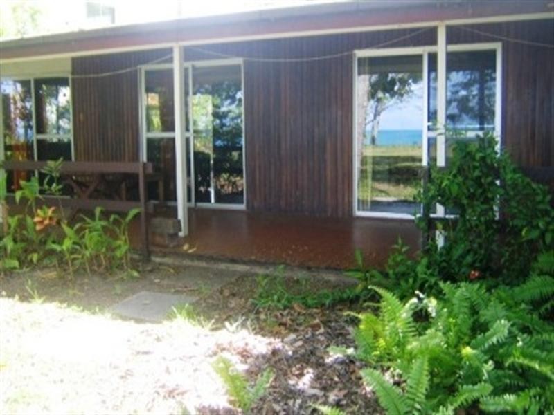 102 Moore Street, Trinity Beach QLD 4879