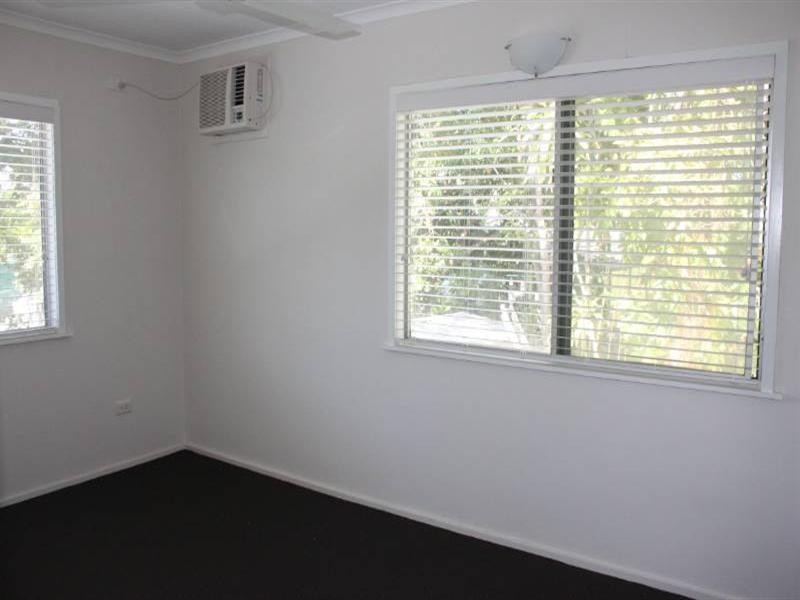 6 Arunta Street, Trinity Park QLD 4879