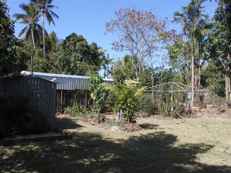 6 Arunta Street, Trinity Park QLD 4879