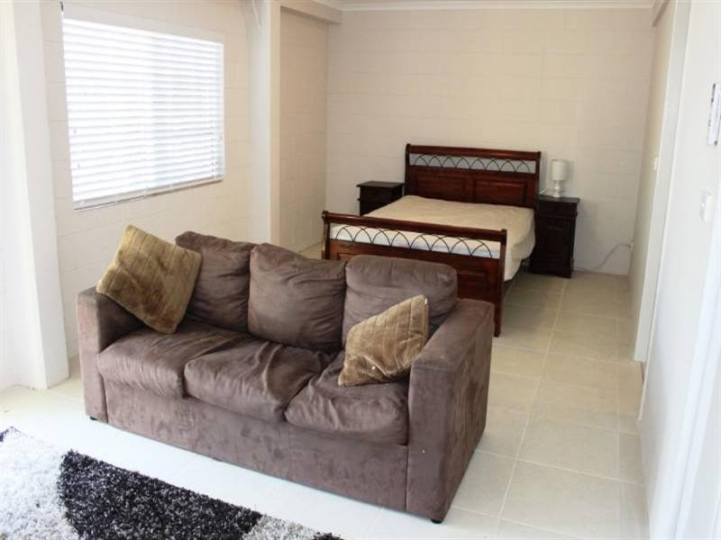 6B Arunta Street, Trinity Park QLD 4879