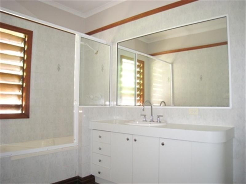 38 Rudder Street, Clifton Beach QLD 4879