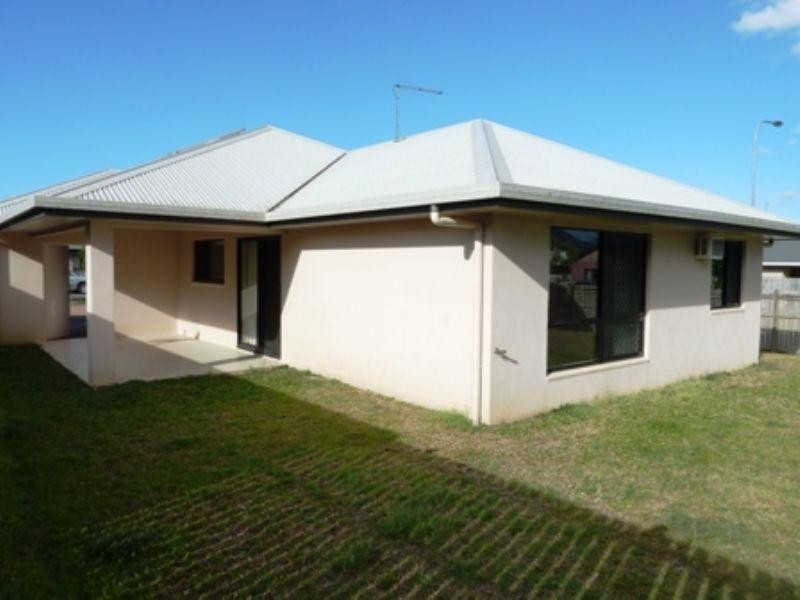 8 Timberlea Drive, Bentley Park QLD 4869