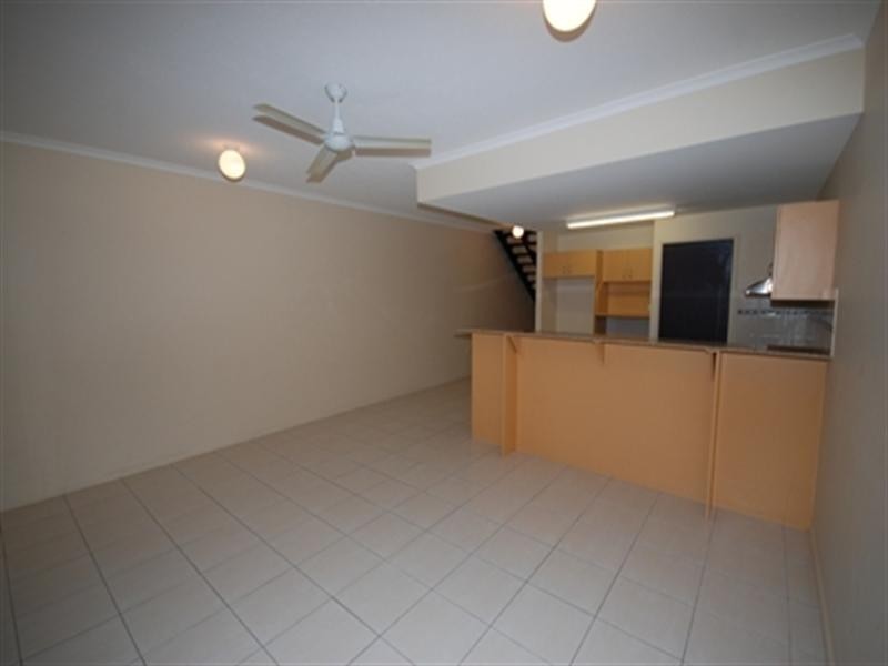 4/8 Oyster Court, Trinity Beach QLD 4879