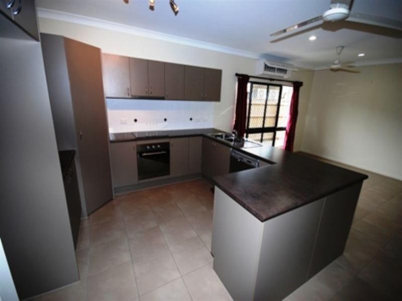 5 Kingsborough Pass, Trinity Park QLD 4879