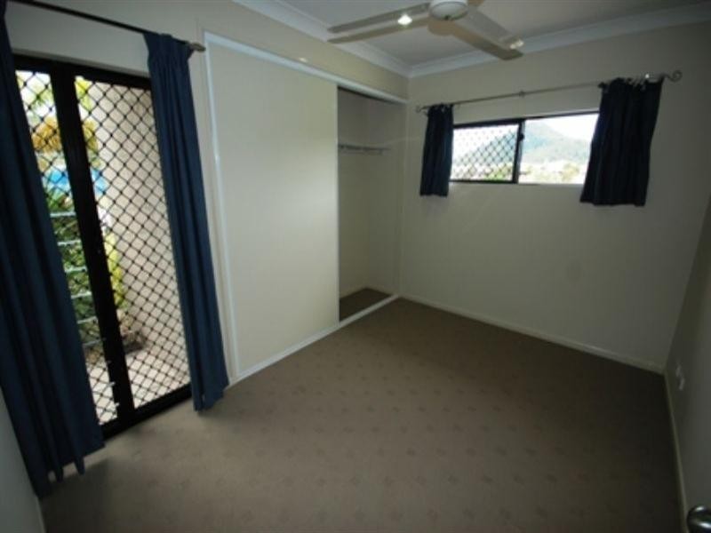 5 Kingsborough Pass, Trinity Park QLD 4879