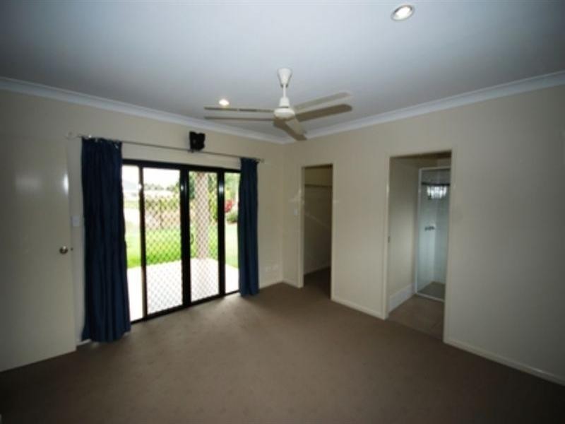 5 Kingsborough Pass, Trinity Park QLD 4879