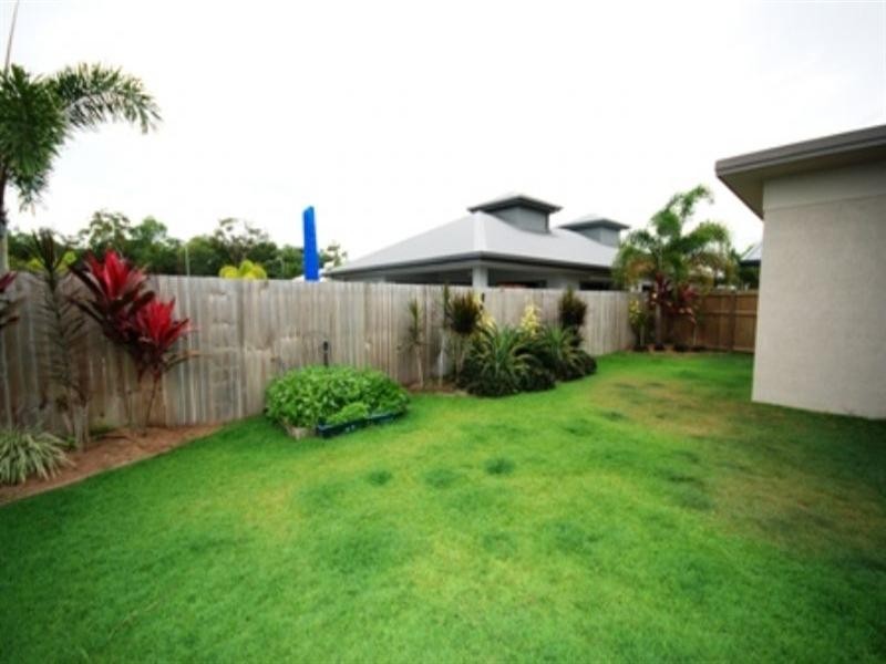 5 Kingsborough Pass, Trinity Park QLD 4879