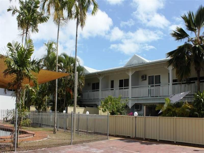 Holloways Beach QLD 4878