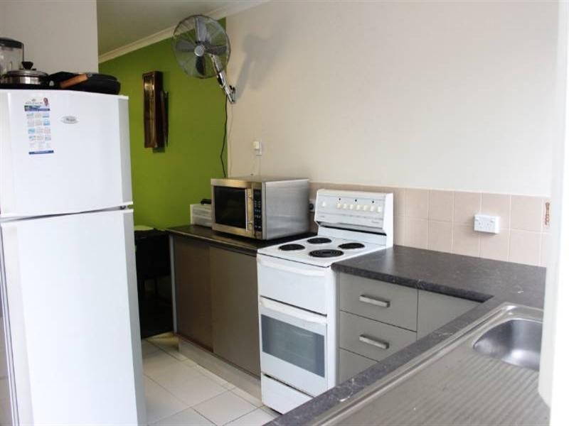 Holloways Beach QLD 4878