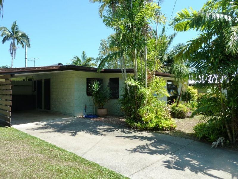 6 Boroko Close, Trinity Beach QLD 4879