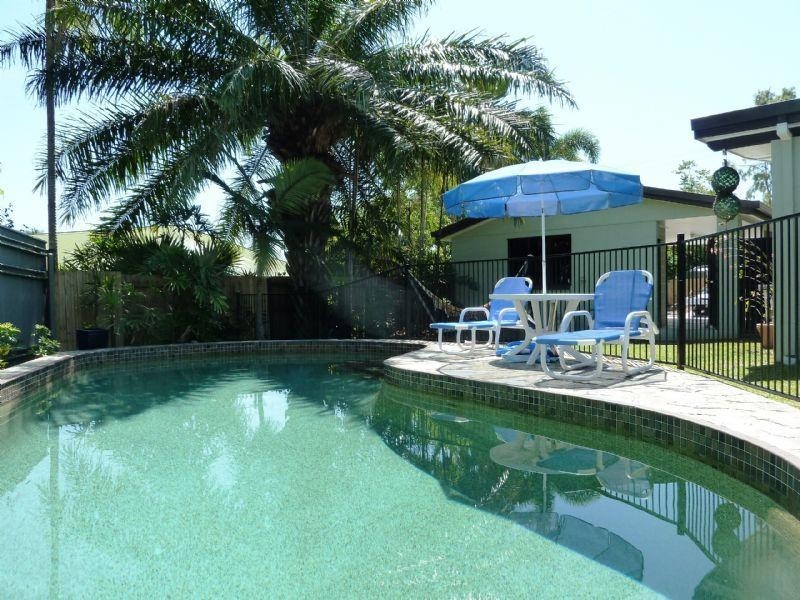 6 Boroko Close, Trinity Beach QLD 4879