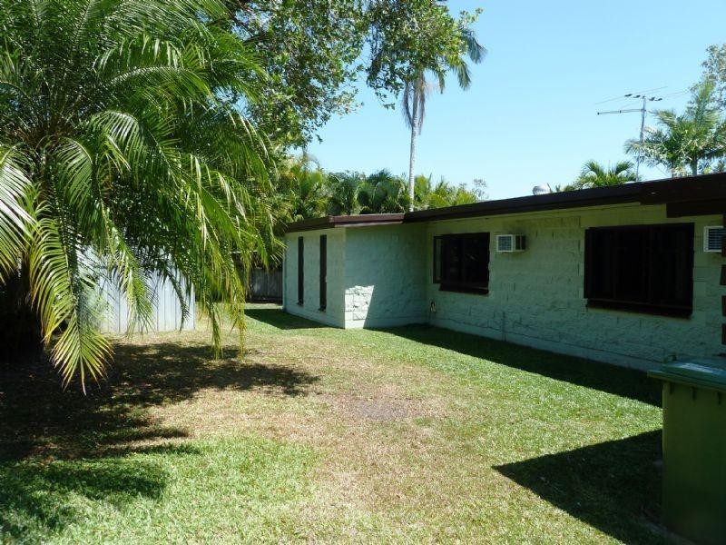 6 Boroko Close, Trinity Beach QLD 4879