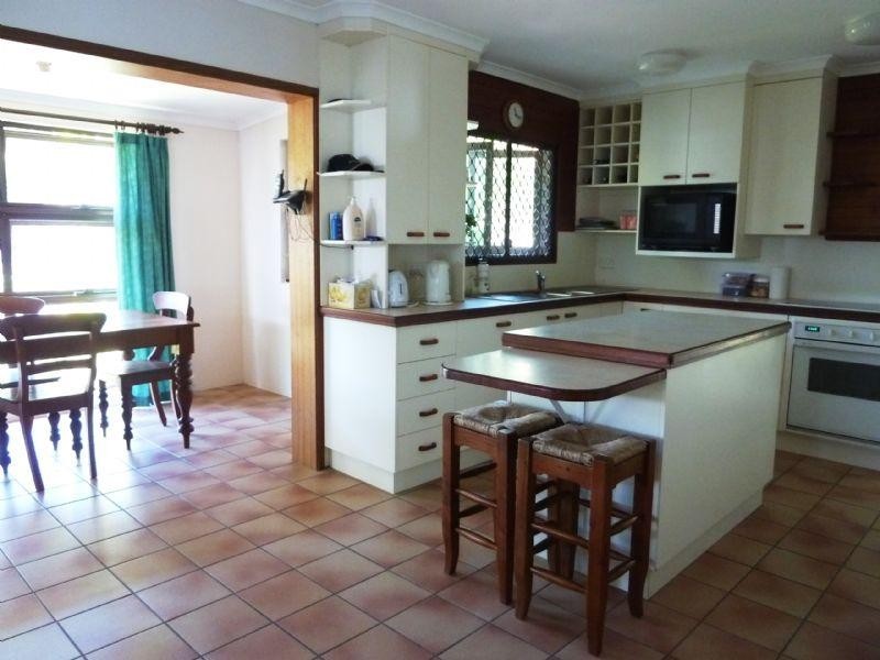 6 Boroko Close, Trinity Beach QLD 4879