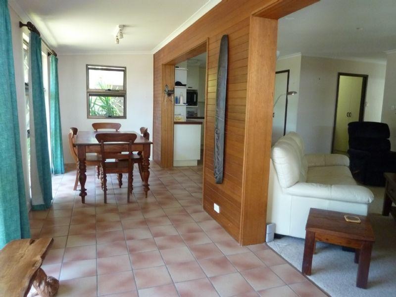 6 Boroko Close, Trinity Beach QLD 4879