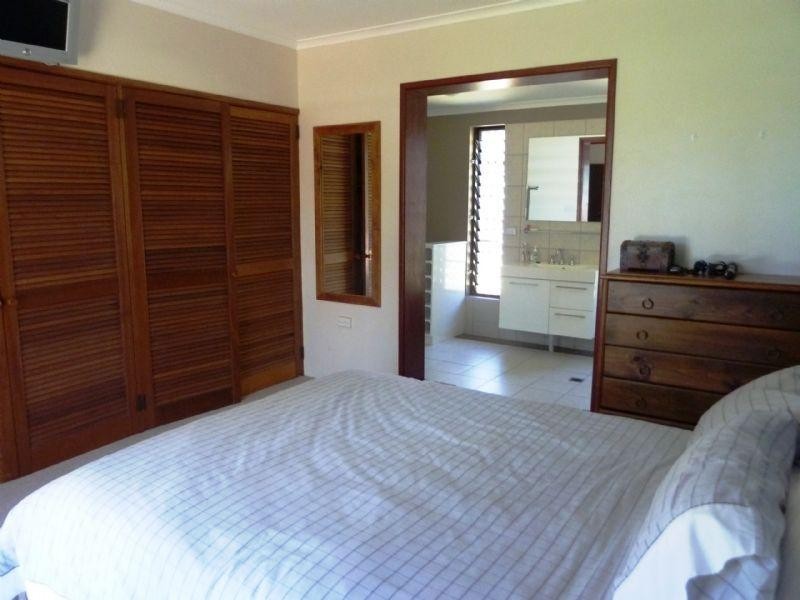 6 Boroko Close, Trinity Beach QLD 4879