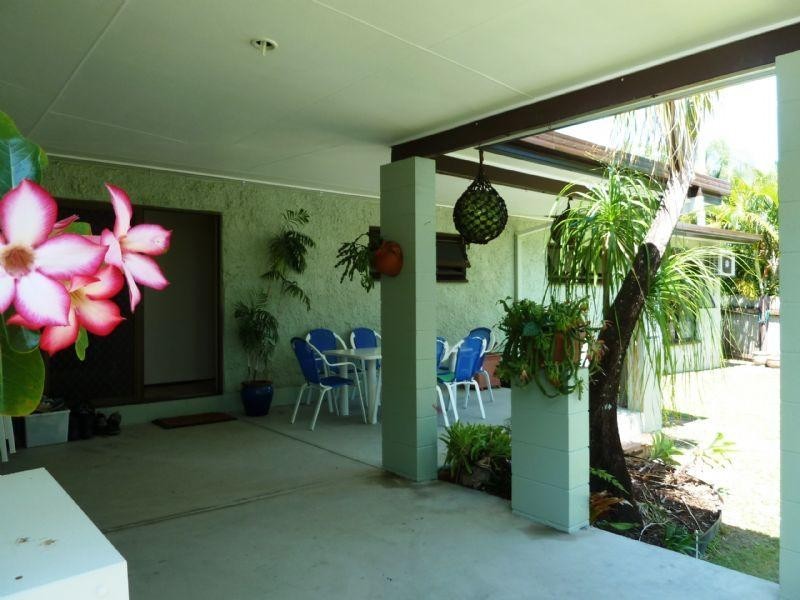 6 Boroko Close, Trinity Beach QLD 4879